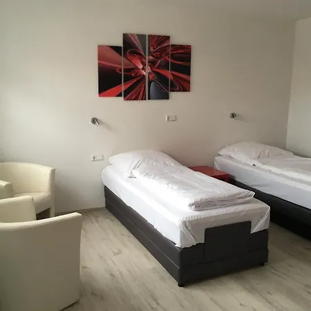 Boardinghouse Alte Bank Hotel 3*